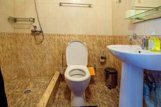 Гостиница Guest House on Kabardinskoy 1 Геленджик Двухместный номер с 1 кроватью-5