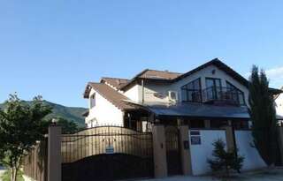 Гостиница Guest House on Kabardinskoy 1 Геленджик-0